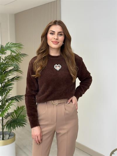 Göğsü Taşlı Kalp Detaylı Angora Kazak Kahve