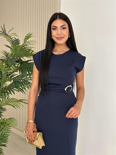 Gold Aksesuarlı Yırtmaçlı Atlas Kumaş Kalem Elbise Lacivert