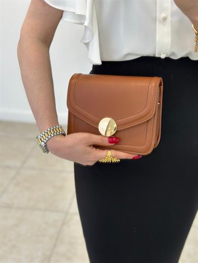 Gold Detaylı Çapraz Askılı Çanta Taba