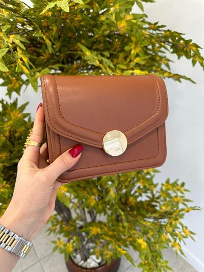 Gold Detaylı Çapraz Askılı Çanta Taba