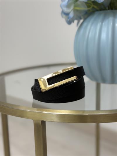 Gold Tokalı Dikdörtgen Kemer Siyah 