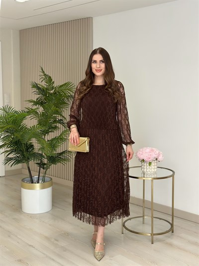 Güpürlü Pileli Özel Seri Elbise Kahve