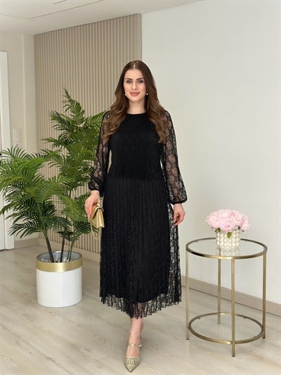 Güpürlü Pileli Özel Seri Elbise Siyah