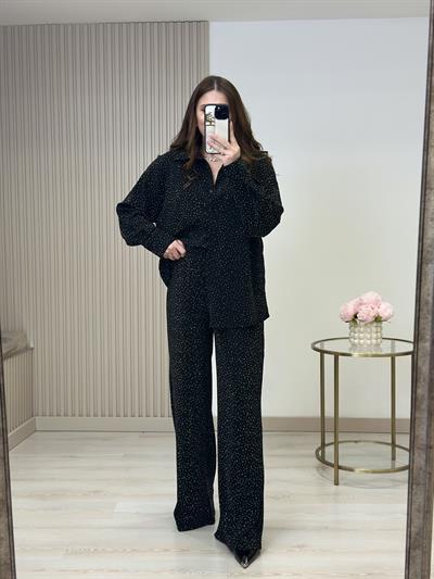 Işıltılı Likralı Salaş Takım