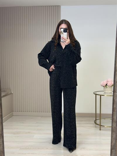 Işıltılı Likralı Salaş Takım