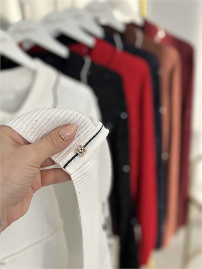 İtalyan İplik Premium Kalite Pul Detaylı Aksesuarlı Triko Beyaz