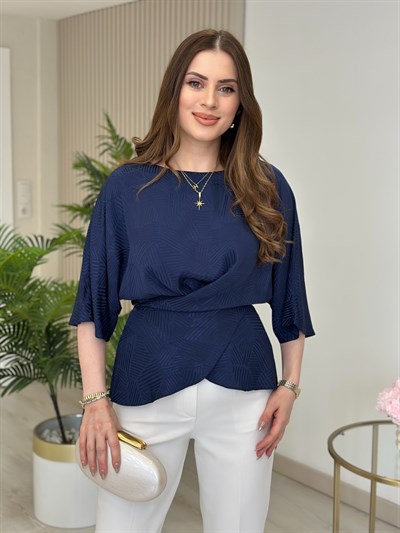 Jakarlı Dokulu Kumaş Bağlamalı Bluz Lacivert