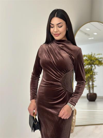 Kadife Beli Drapeli Taşlı Elbise Kahve