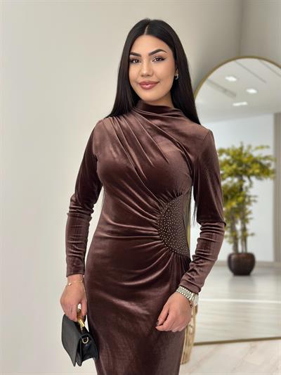 Kadife Beli Drapeli Taşlı Elbise Kahve