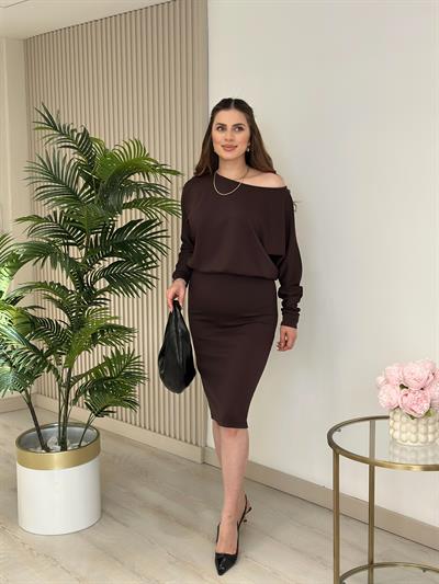 Kayık Yaka Beli Lastikli Modal Kumaş Elbise Kahve