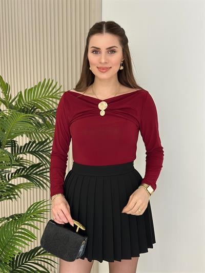 Kayık Yaka Göğsü Gold Tokalı Likralı Bluz Bordo