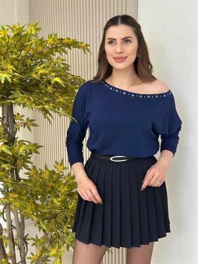 Kayık Yaka Kuşgözü Detaylı Modal Kumaş Bluz Lacivert 