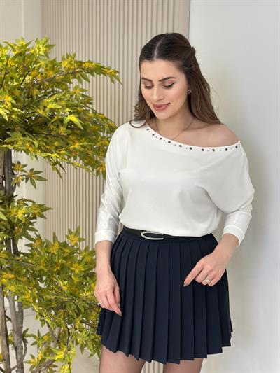 Kayık Yaka Kuşgözü Detaylı Modal Kumaş Bluz Beyaz