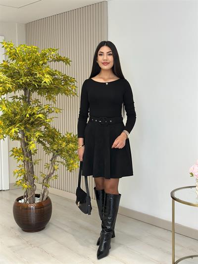 Kayık Yaka Likralı Basıc Siyah