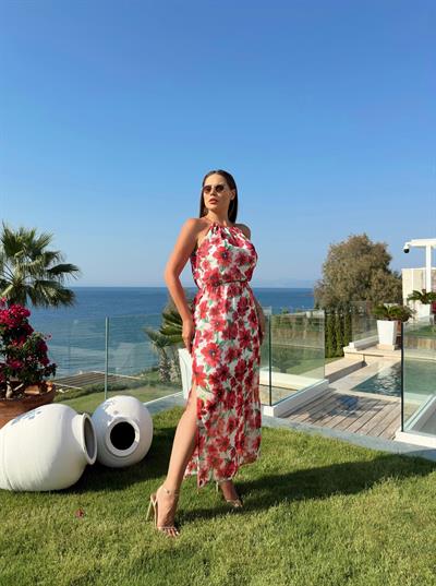 Kırmızı Çiçek Desenli Şifon Halter Yaka Elbise