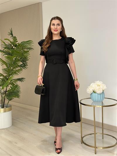 Kısa Kol Omuzları Fırfır Detaylı Atlas Kumaş Elbise Siyah