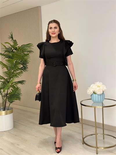 Kısa Kol Omuzları Fırfır Detaylı Atlas Kumaş Elbise Siyah