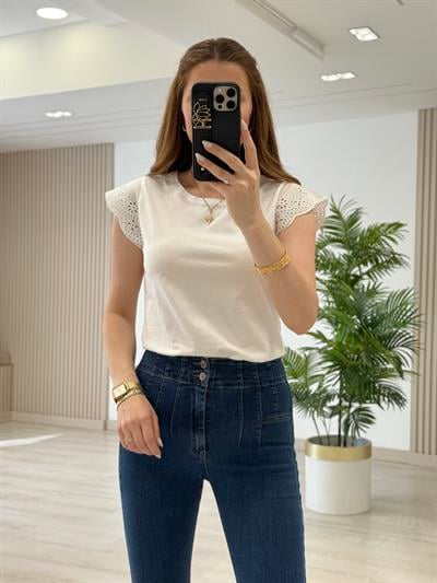 Kolları Fisto Nakışlı Tshirt Beyaz