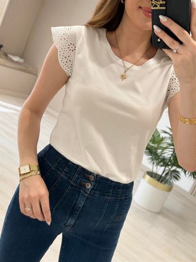 Kolları Fisto Nakışlı Tshirt Beyaz