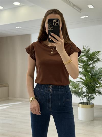 Kolları Fisto Nakışlı Tshirt Kahve