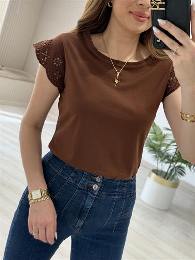 Kolları Fisto Nakışlı Tshirt Kahve