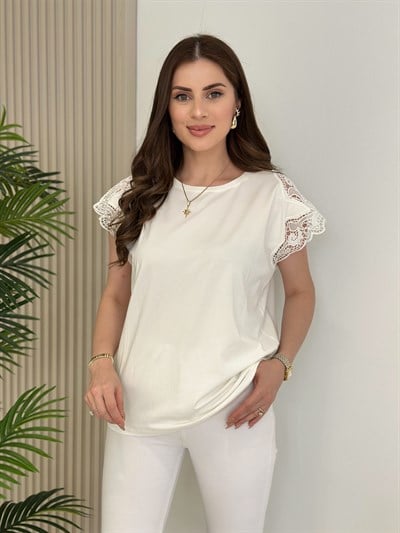 Kolları Güpürlü Likralı Rahat Kalıp Tshirt Beyaz