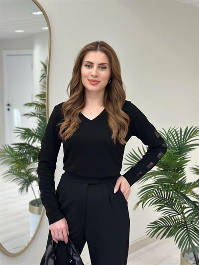 Kolları Kare Simli Detaylı V Yaka Merserize Siyah