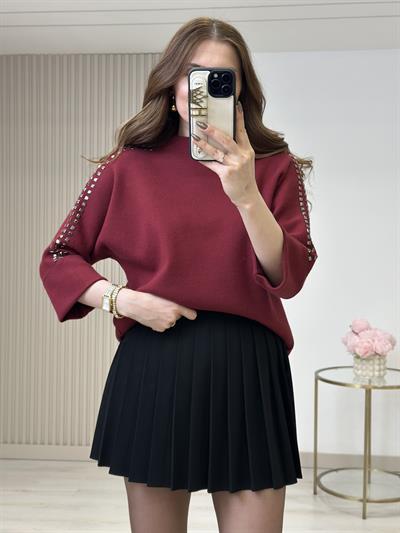 Kolları Taşlı Dik Yaka Çelik Örme Kazak Bordo