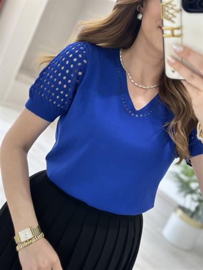 Kolları Yakası Ajurlu Rahat Kalıp Triko Bluz Mavi