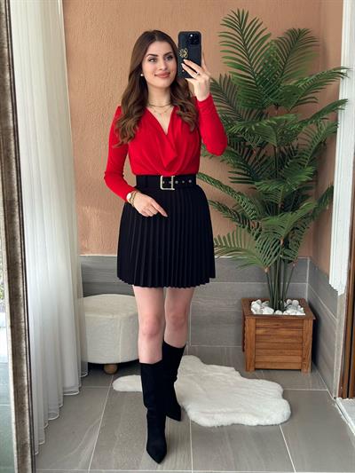 Likralı Degaje Yaka Bodysuit Kırmızı