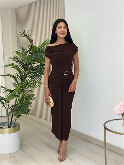 Madonna Yaka Beli Gold Tokalı Sandy Elbise Kahve