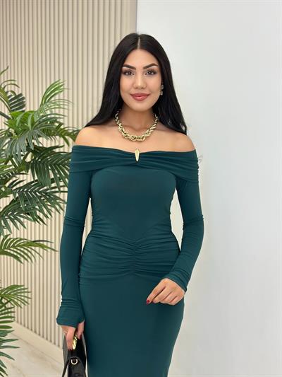 Madonna Yaka Göğsü Gold Tokalı Uzun Kollu Elbise Zümrüt