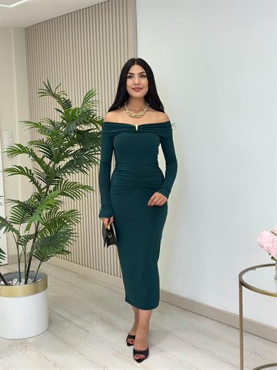 Madonna Yaka Göğsü Gold Tokalı Uzun Kollu Elbise Zümrüt