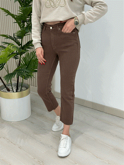 Marka Model Kesik Paça Mom Jean Kahve Melbourne