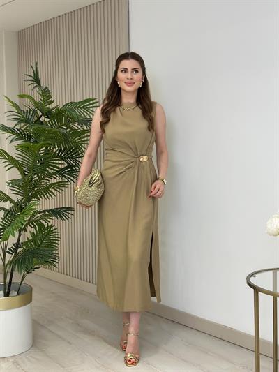 Marka Muadili Gold Aksesuarlı Yırtmaçlı Elbise Açık Haki