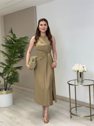 Marka Muadili Gold Aksesuarlı Yırtmaçlı Elbise Açık Haki