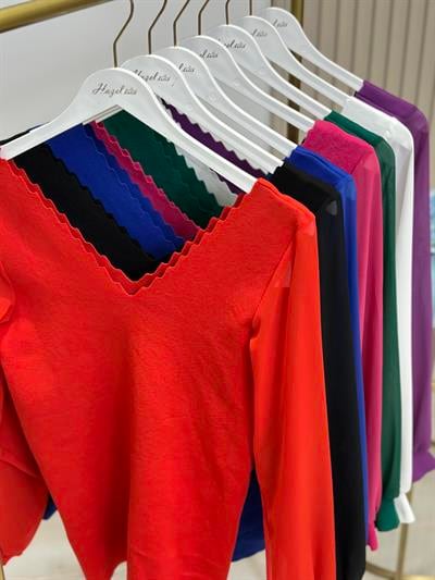 Merdiven Yaka Şifon Kol Özel Seri Elit Triko Zümrüt