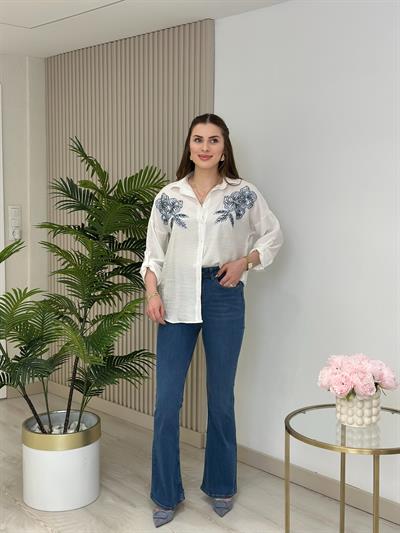 Omuzları Çiçek Boncuk İşlemeli Ayrobin Gömlek Beyaz