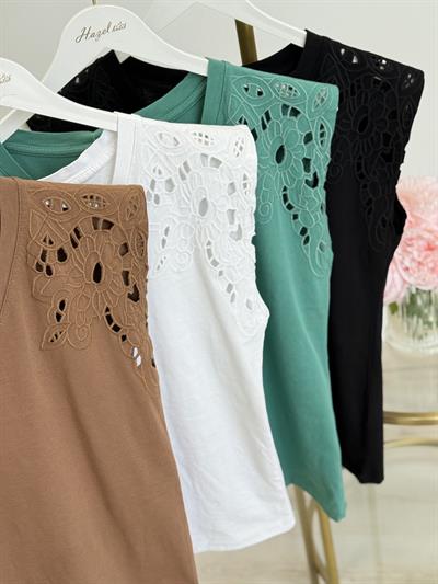 Omuzları Fisto İşlemeli V Yaka Tshirt Mint