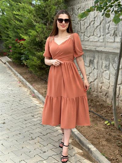 Omuzları Güpürlü Çapraz Bağlamalı Elbise Tarçın