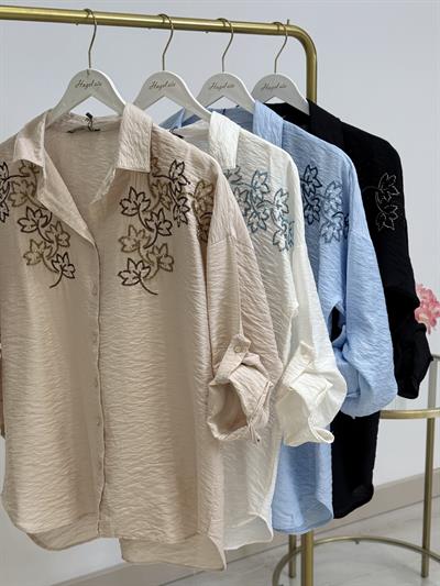 Omuzları Yaprak İşlemeli Ayrobin Gömlek Beyaz