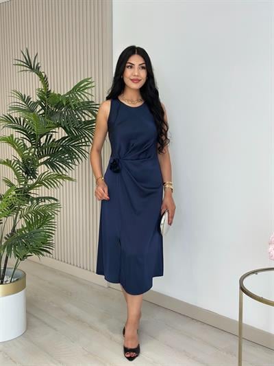 Pamuk Saten Beli Drapeli Broşlu Elbise Lacivert