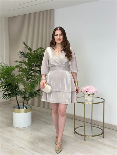 Parlak Şifon Kumaş Beli Drapeli Kat Kat Elbise Gümüş