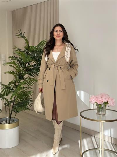 Şal Aksesuarlı Trençkot Camel