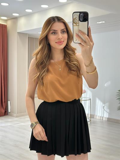 Sıfır Kol Rahat Kalıp Basıc Bluz Camel