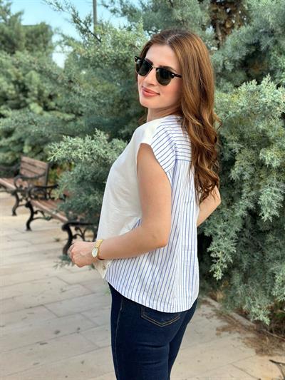 Sırtı Mavi Çizgili Tasarım Çıtçıtlı Tshirt