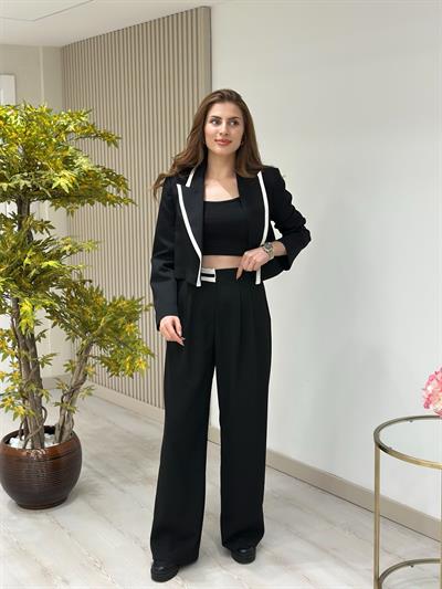 Siyah Biyeli Kısa Ceket