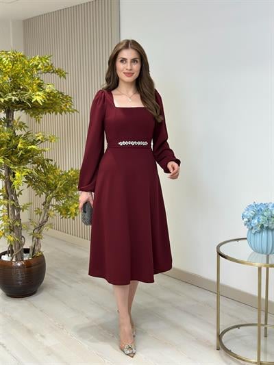 Taşlı Kuşak Detaylı Kloş Elbise Bordo