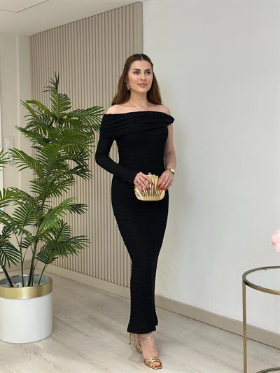 Tek Kollu Gofre Kumaş Yırtmaçlı Elbise Siyah