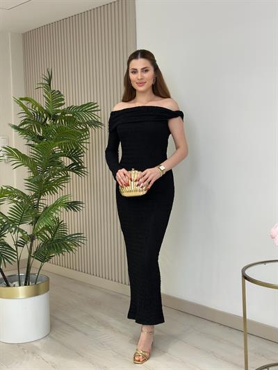 Tek Kollu Gofre Kumaş Yırtmaçlı Elbise Siyah